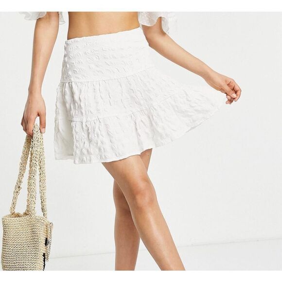 ASOS DESIGN tiered mini skirt in poly plaid in white size 6 - Picture 1 of 9